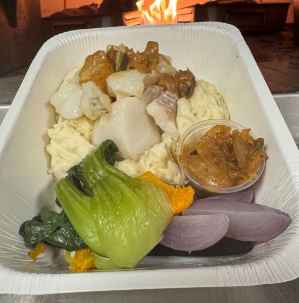 Image de parmentier de morue  aux pistaches et oignon confit et légumes de saison vapeur